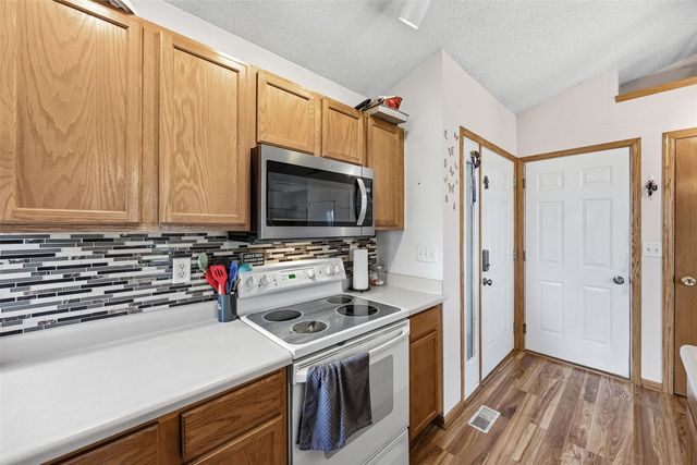 518 Tulip Ct, Tiffin, IA 52340