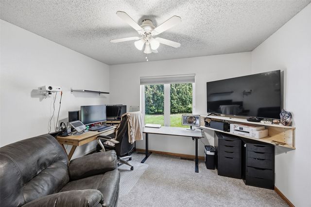 518 Tulip Ct, Tiffin, IA 52340