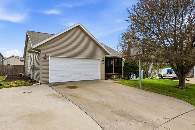518 Tulip Ct, Tiffin, IA 52340