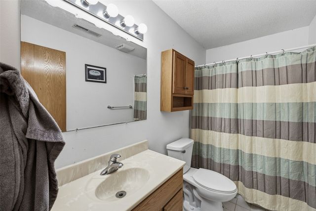 518 Tulip Ct, Tiffin, IA 52340