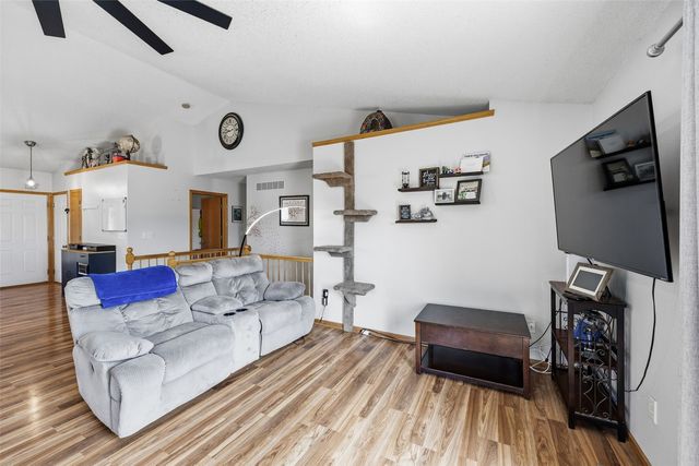 518 Tulip Ct, Tiffin, IA 52340