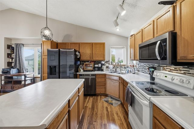518 Tulip Ct, Tiffin, IA 52340