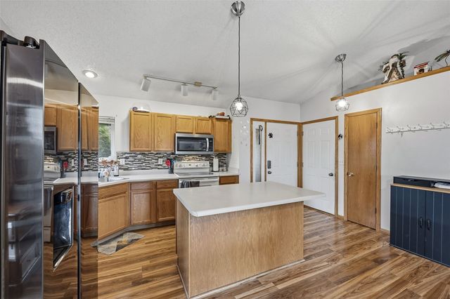518 Tulip Ct, Tiffin, IA 52340