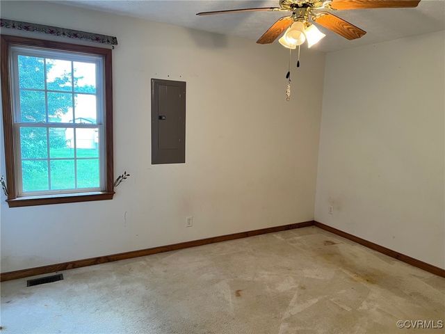 6018 Glencadam Rd, Petersburg, VA 23803