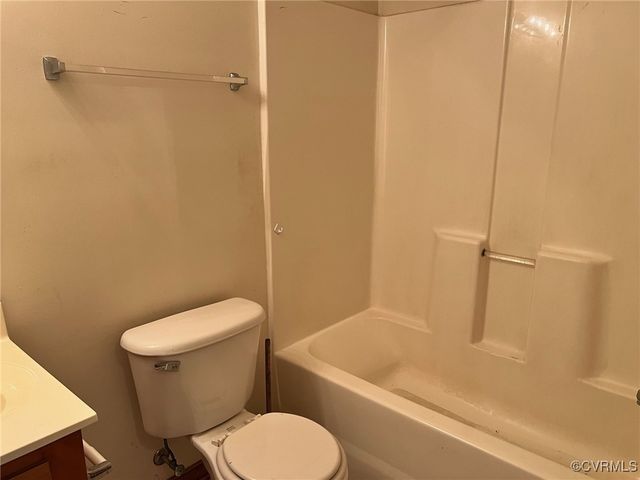 6018 Glencadam Rd, Petersburg, VA 23803