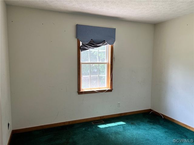 6018 Glencadam Rd, Petersburg, VA 23803