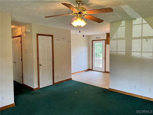 6018 Glencadam Rd, Petersburg, VA 23803