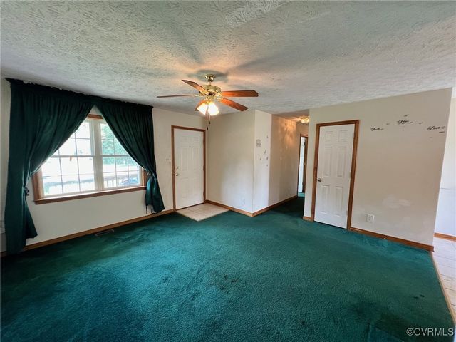 6018 Glencadam Rd, Petersburg, VA 23803