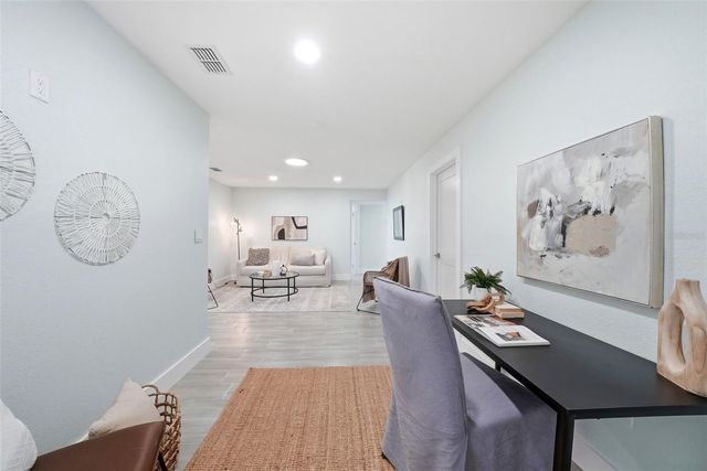 5611 VENETIAN BOULEVARD NE, St Petersburg, FL 33703