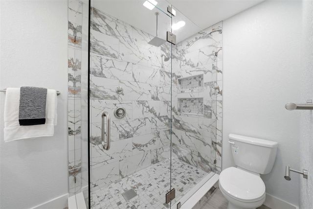 5611 VENETIAN BOULEVARD NE, St Petersburg, FL 33703