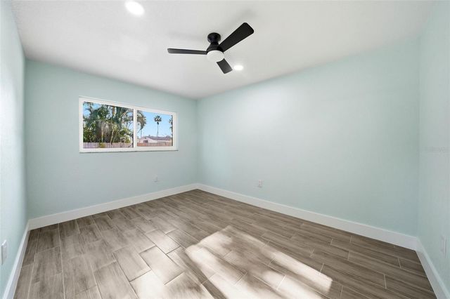 5611 VENETIAN BOULEVARD NE, St Petersburg, FL 33703