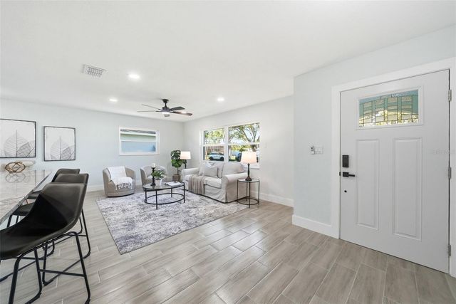 5611 VENETIAN BOULEVARD NE, St Petersburg, FL 33703