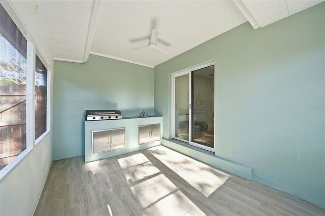 5611 VENETIAN BOULEVARD NE, St Petersburg, FL 33703