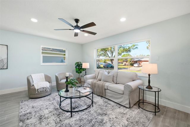 5611 VENETIAN BOULEVARD NE, St Petersburg, FL 33703