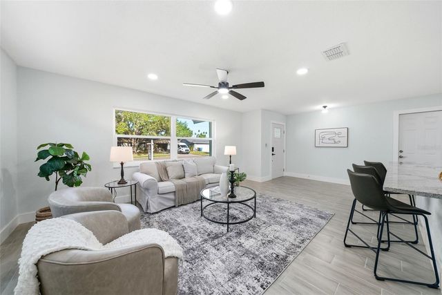 5611 VENETIAN BOULEVARD NE, St Petersburg, FL 33703