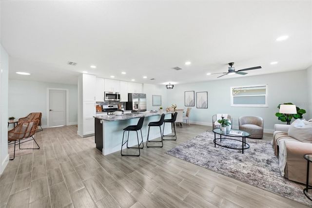 5611 VENETIAN BOULEVARD NE, St Petersburg, FL 33703