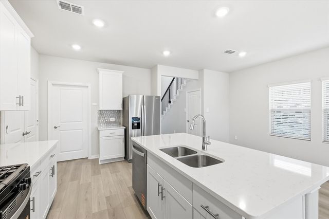 5611 Chasewood Dr, Mckinney, TX 75071