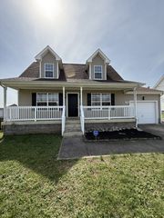 220 Senator Dr, Clarksville, TN 37042