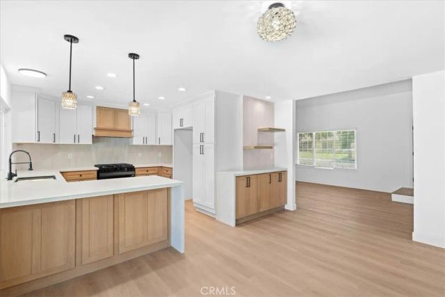 2463 Falling Oak, Riverside, CA 92506
