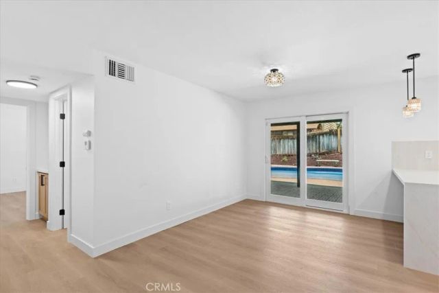 2463 Falling Oak, Riverside, CA 92506