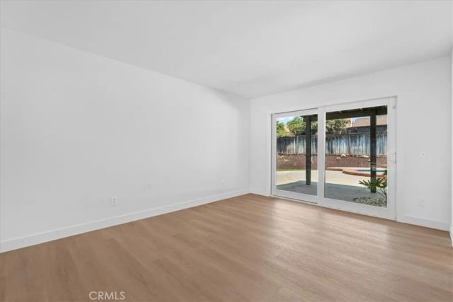 2463 Falling Oak, Riverside, CA 92506