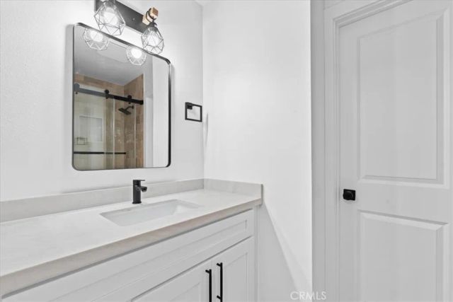 2463 Falling Oak, Riverside, CA 92506