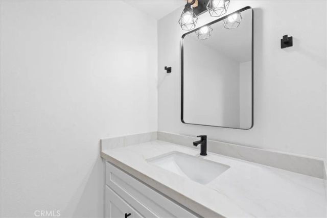 2463 Falling Oak, Riverside, CA 92506