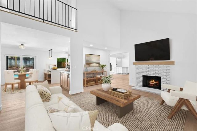 2463 Falling Oak, Riverside, CA 92506
