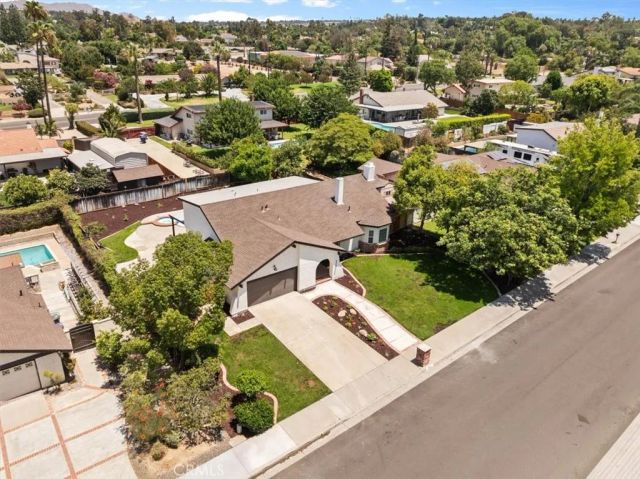 2463 Falling Oak, Riverside, CA 92506