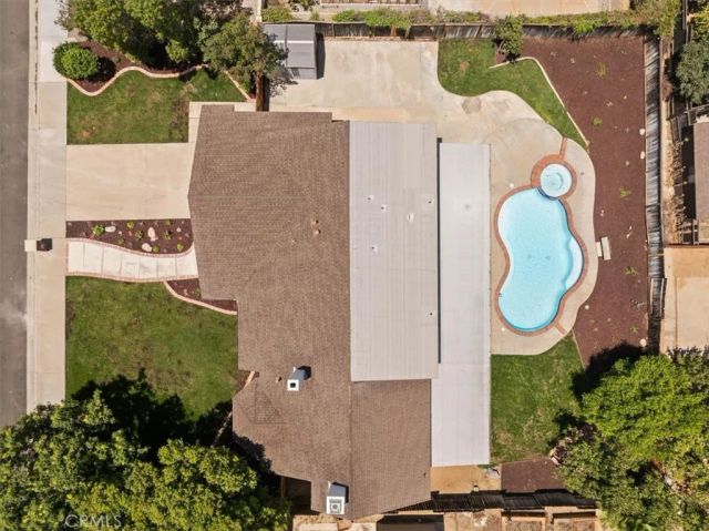 2463 Falling Oak, Riverside, CA 92506