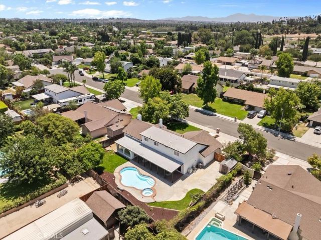 2463 Falling Oak, Riverside, CA 92506