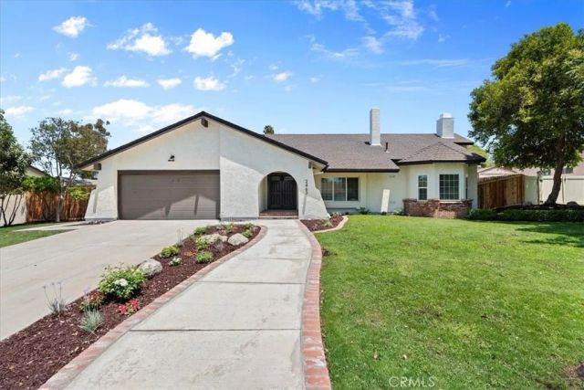 2463 Falling Oak, Riverside, CA 92506