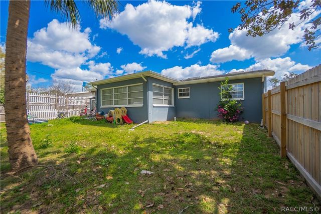 8 N Monroe Street, Beverly Hills, FL 34465