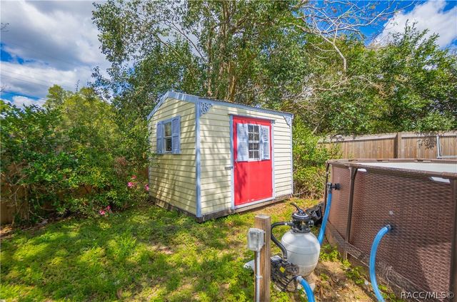 8 N Monroe Street, Beverly Hills, FL 34465