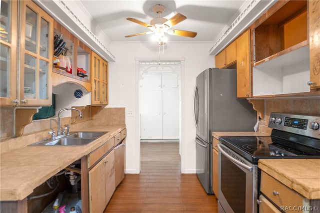 8 N Monroe Street, Beverly Hills, FL 34465