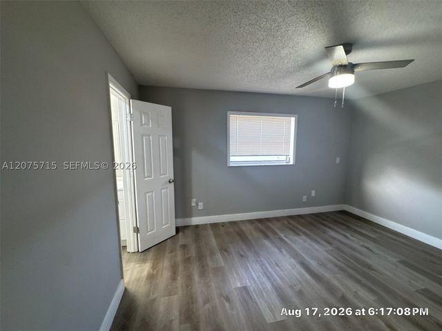 9401 NW 20th St, Pembroke Pines, FL 33024