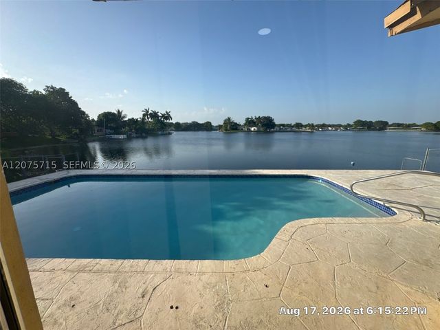 9401 NW 20th St, Pembroke Pines, FL 33024