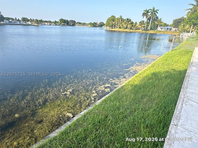 9401 NW 20th St, Pembroke Pines, FL 33024
