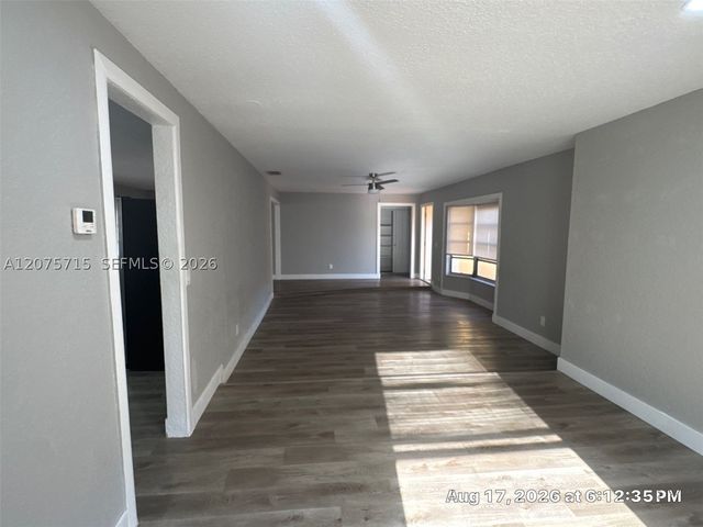 9401 NW 20th St, Pembroke Pines, FL 33024