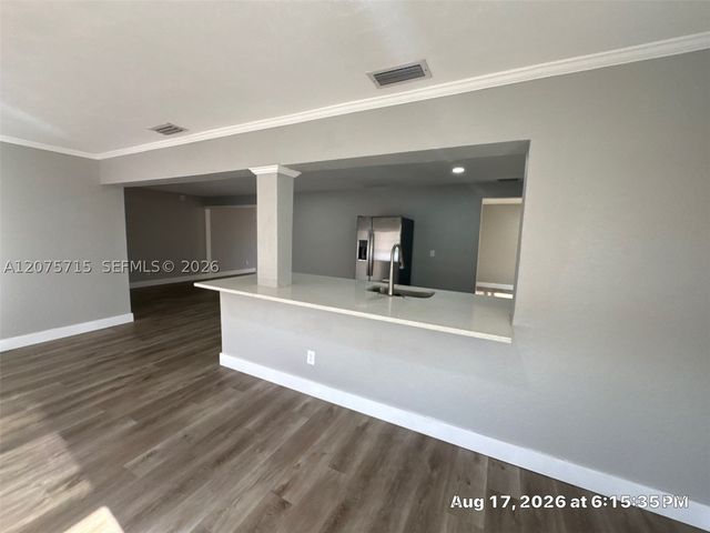 9401 NW 20th St, Pembroke Pines, FL 33024