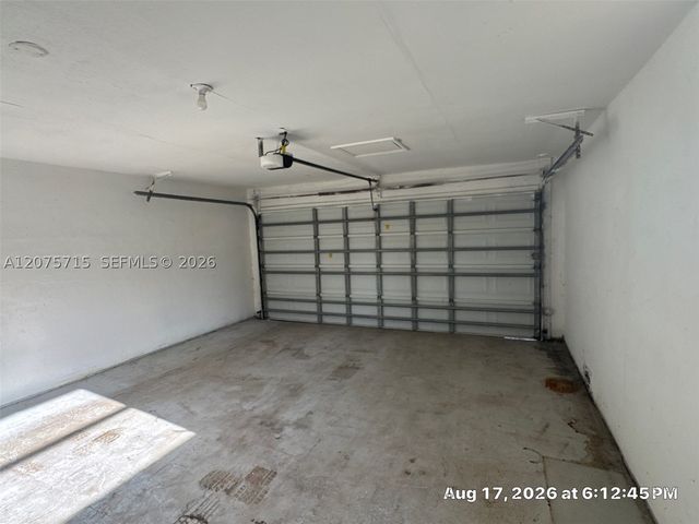 9401 NW 20th St, Pembroke Pines, FL 33024