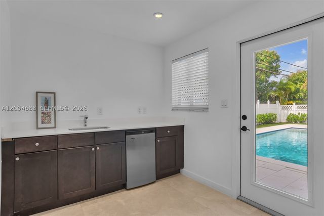 20330 Highland Lakes Blvd, Miami, FL 33179