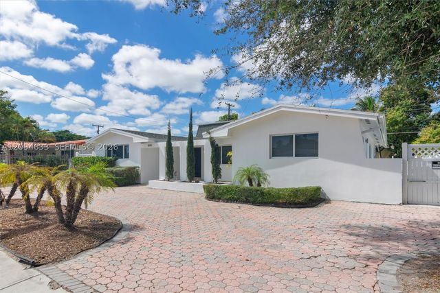 20330 Highland Lakes Blvd, Miami, FL 33179