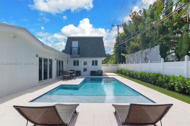 20330 Highland Lakes Blvd, Miami, FL 33179