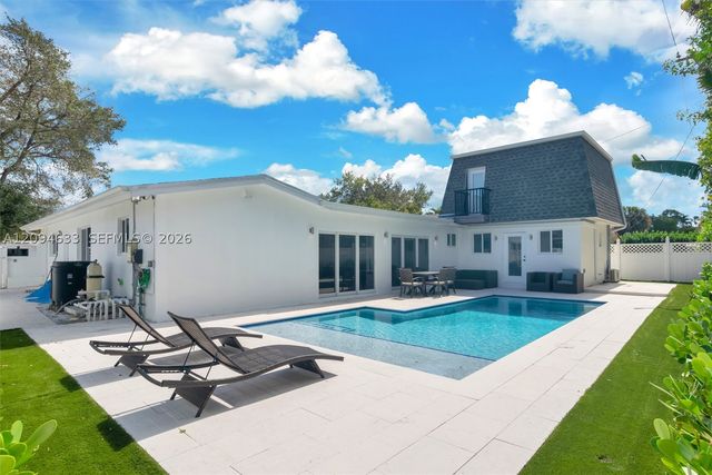20330 Highland Lakes Blvd, Miami, FL 33179