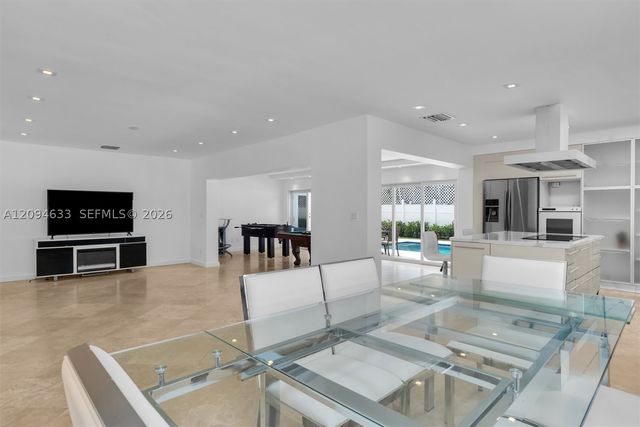 20330 Highland Lakes Blvd, Miami, FL 33179