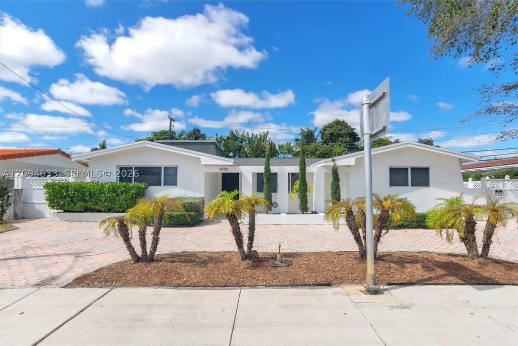 20330 Highland Lakes Blvd, Miami, FL 33179