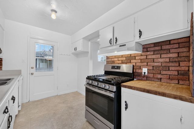 4944 Wilton Place, Riverside, CA 92504