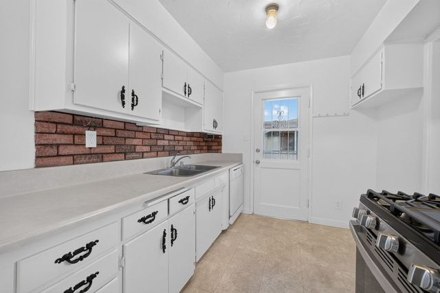 4944 Wilton Place, Riverside, CA 92504