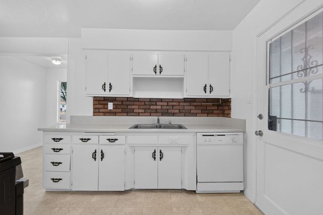 4944 Wilton Place, Riverside, CA 92504
